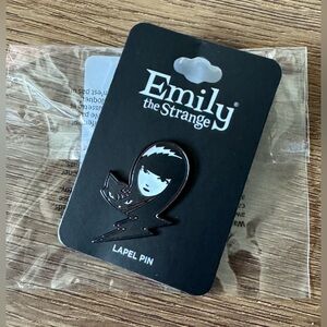 EMILY THE STRANGE-NWT Metal & Enamel Pin with Kitty